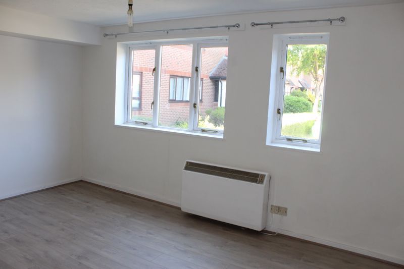 Property photo 2 of 5 Photo 5