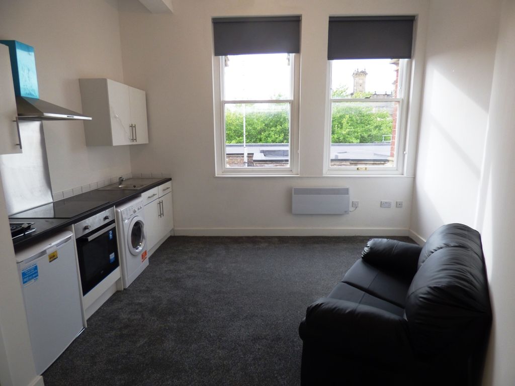 Property photo 1 of 13 Lounge/Kitchen