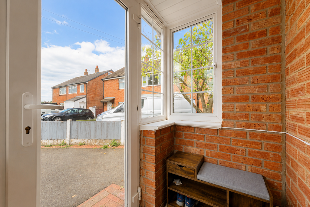 Property photo 2 of 33 7669D827-Fc4C-48B9-Ad2B-85D64F377Fef