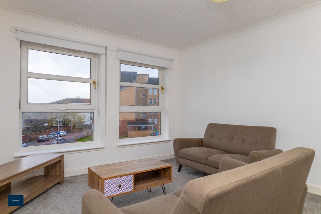 Property photo 3 of 8 Photo 3