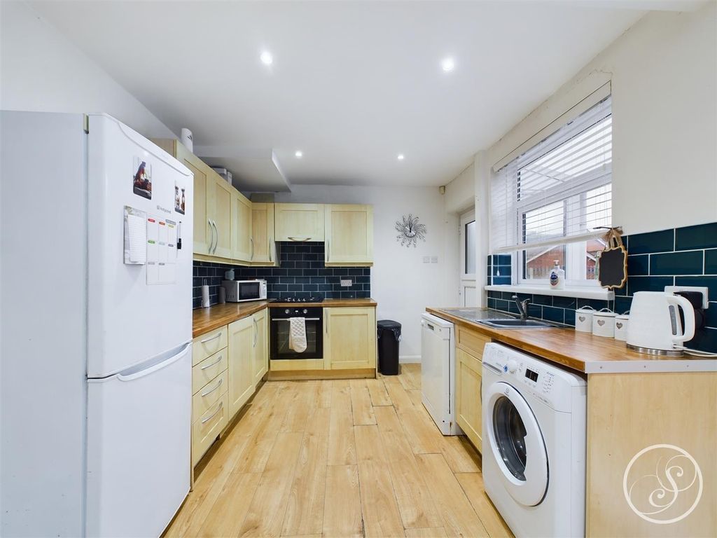 Property photo 3 of 24 Kitchen/Diner