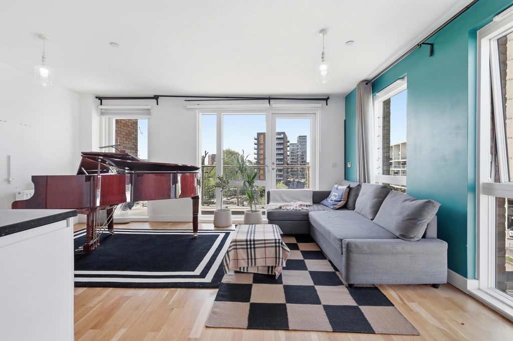 Property photo 1 of 18 Photo 1