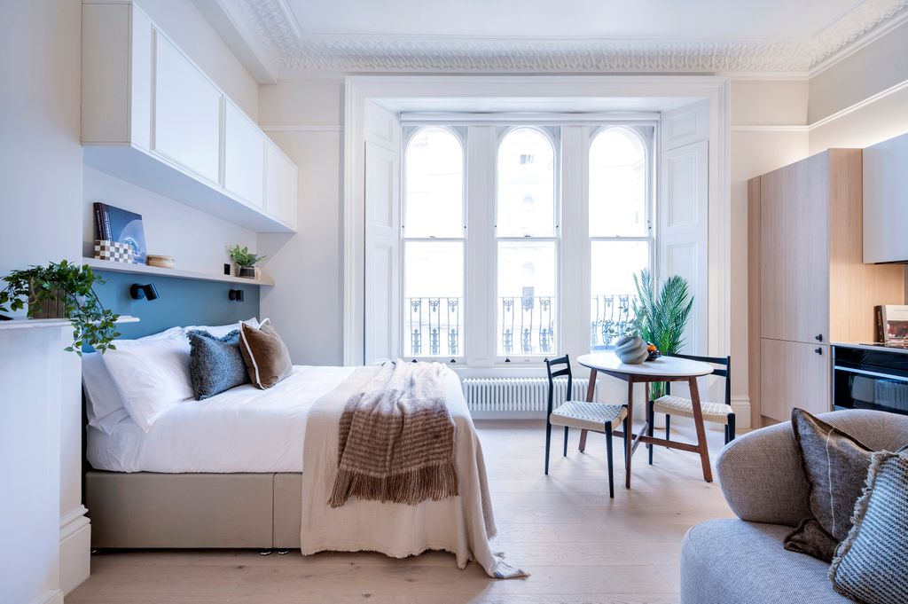 Property photo 2 of 19