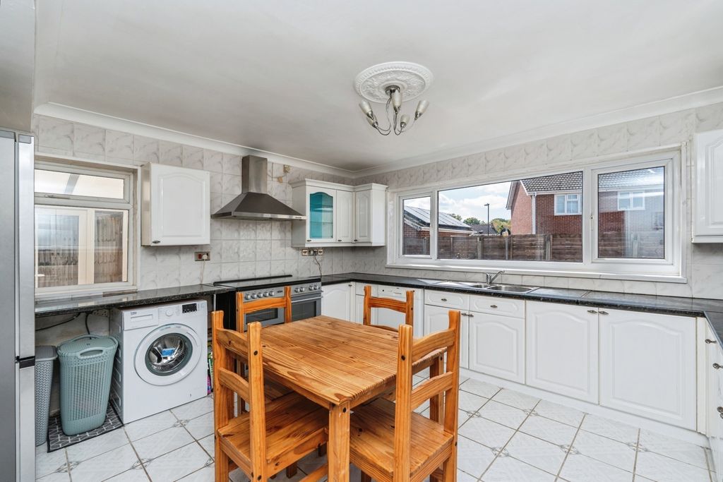 Property photo 3 of 16 Pbox-Img.Jpg