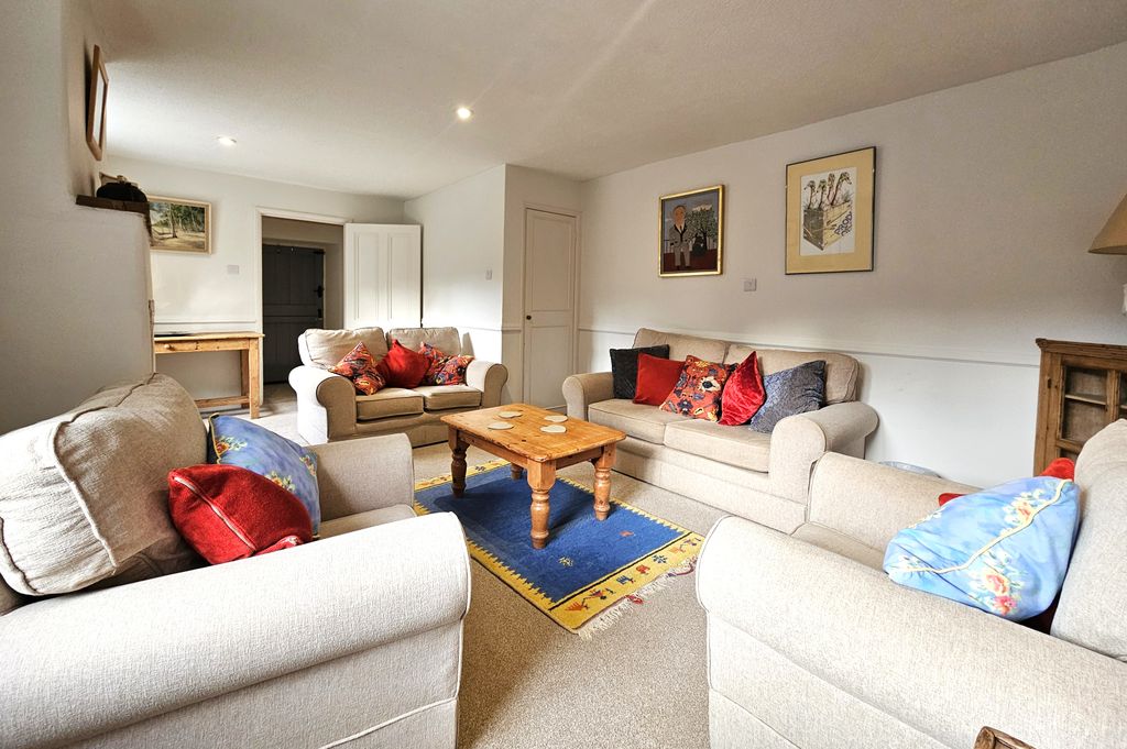 Property photo 3 of 19