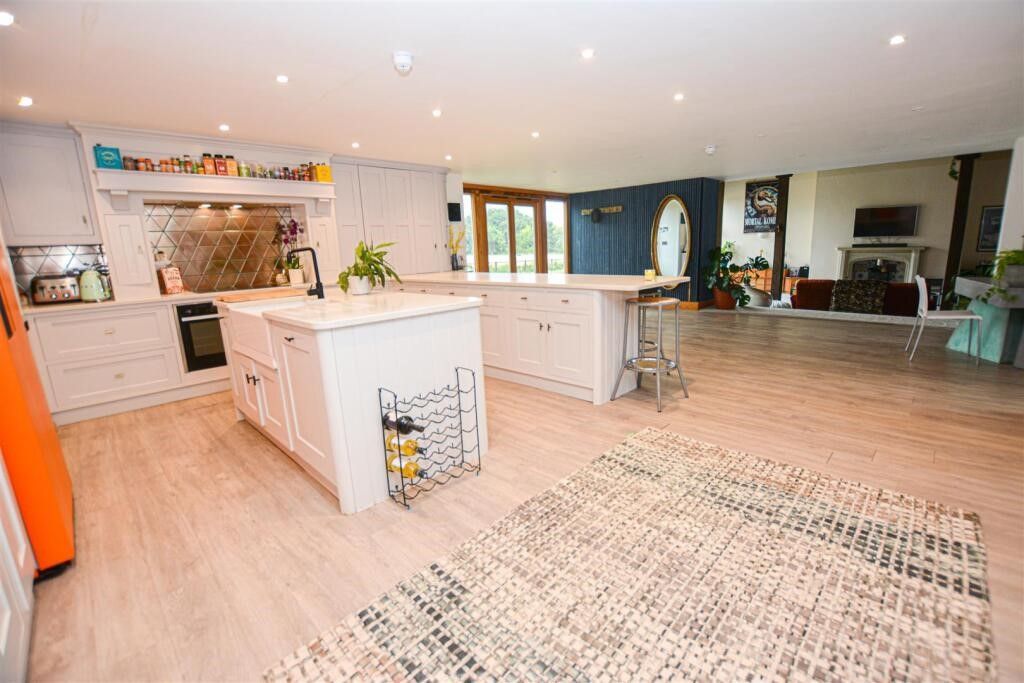 Property photo 2 of 23 Image