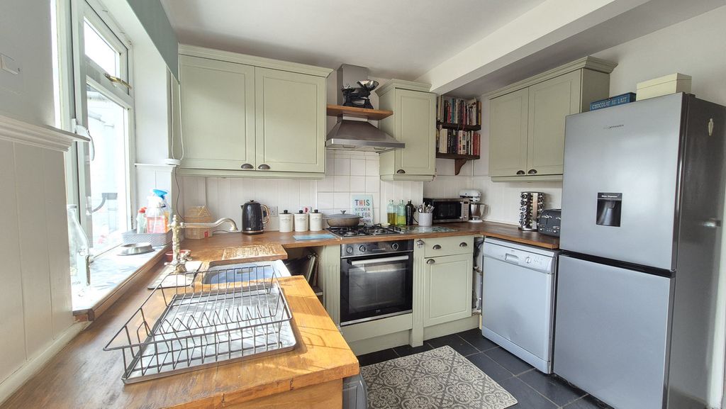 Property photo 3 of 24