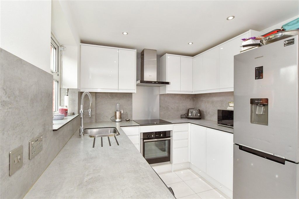 Property photo 2 of 10 Kitchen/Diner