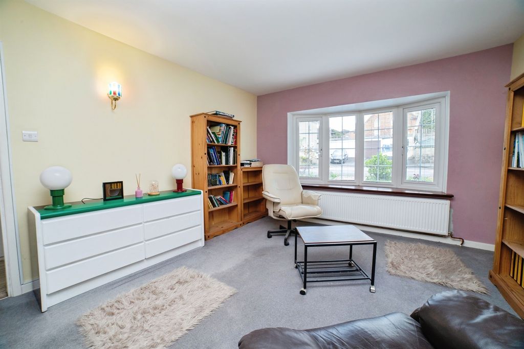 Property photo 3 of 23