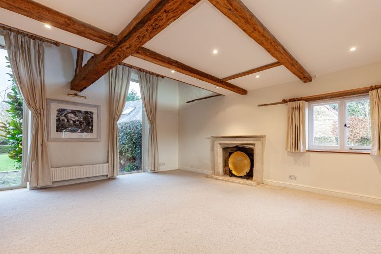 Property photo 2 of 18 269639