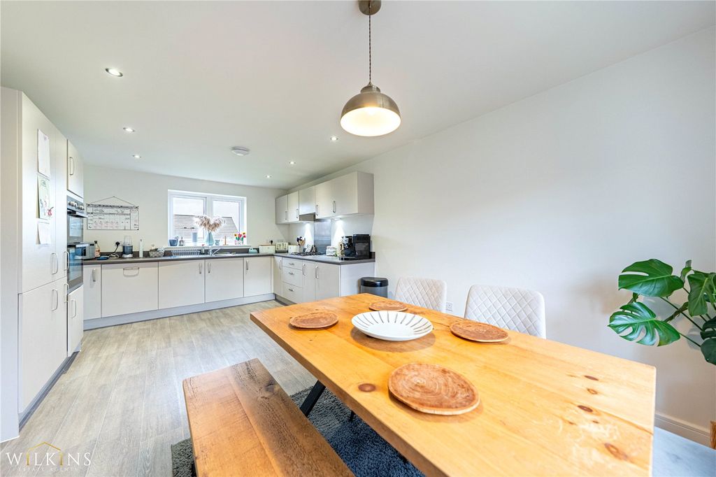 Property photo 2 of 39 Picture No. 15