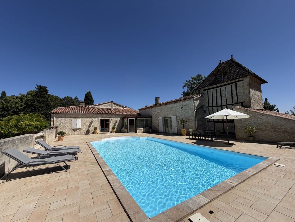 Property photo 1 of 30 Authentic Stone Property With Swimming Pool And One-Hectare Park