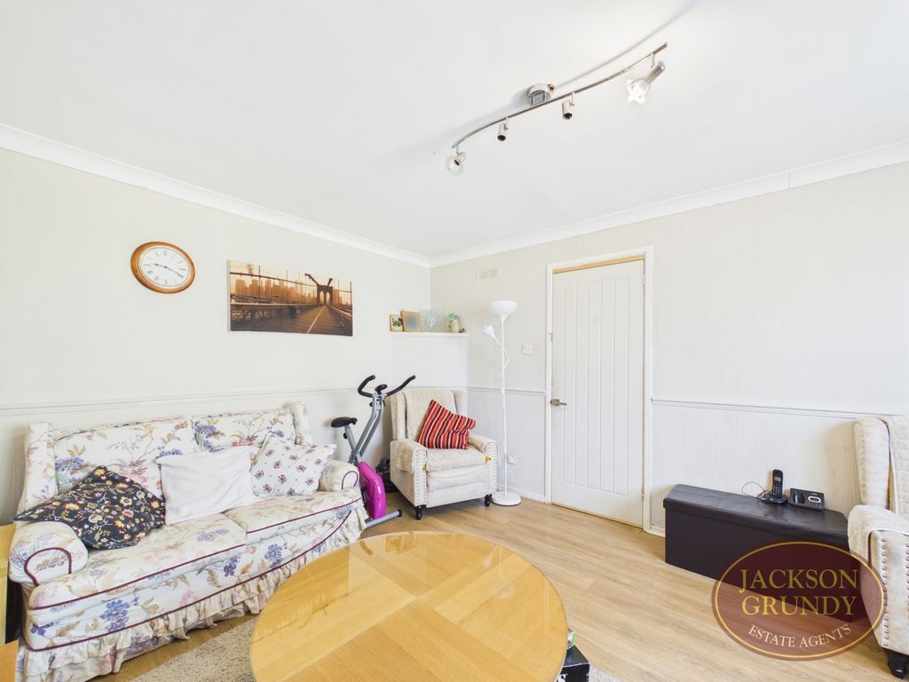 Property photo 3 of 12 Ermine Road