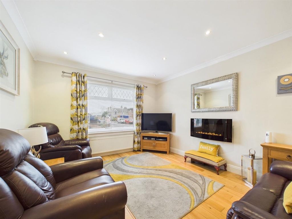 Property photo 2 of 21 Cam01486G0-Pr1011-Still009.Jpg