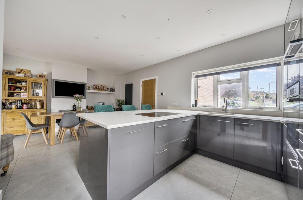 Property photo 2 of 13 1349673-2-68B95c8...