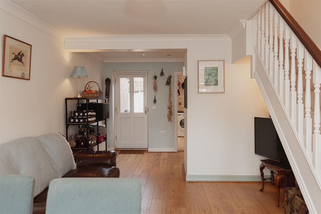 Property photo 3 of 23 Junction Mews, Junction Road, Dorking