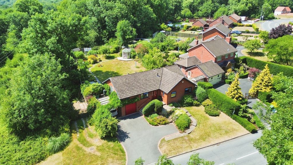 Property photo 1 of 28