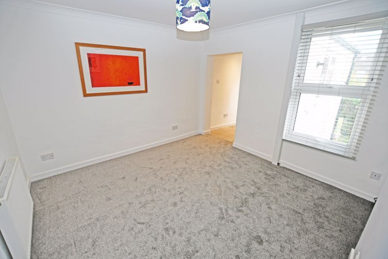 Property photo 3 of 16 Photo 8