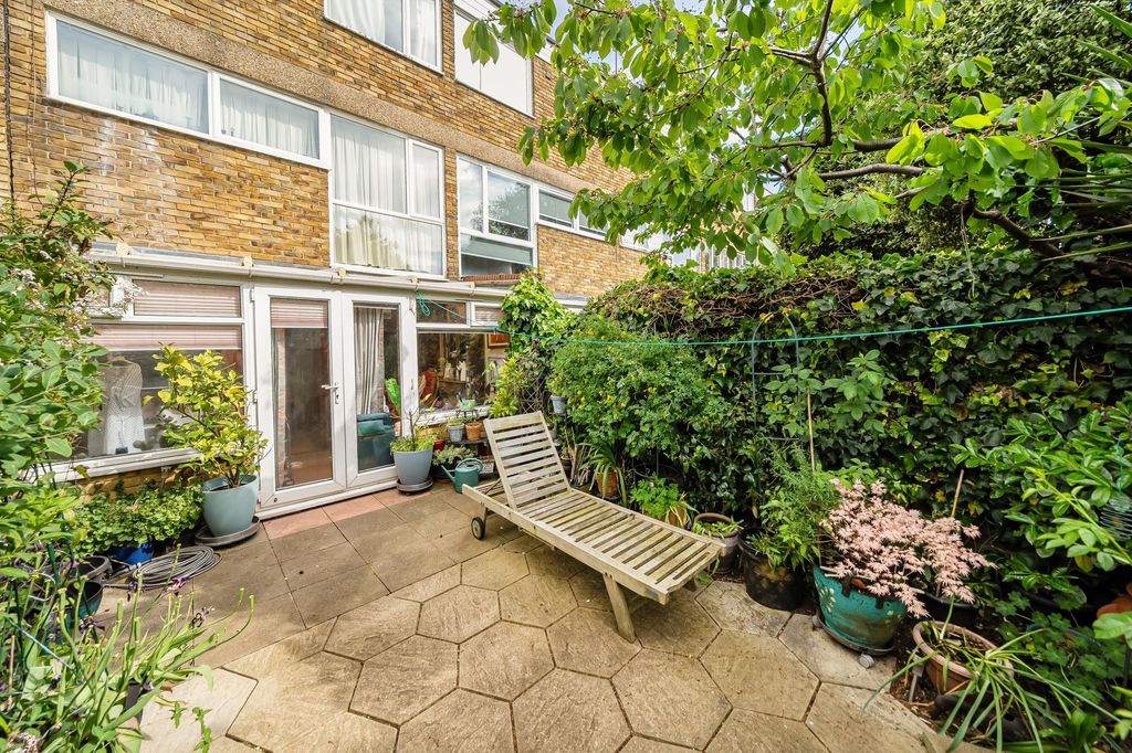 Property photo 3 of 9