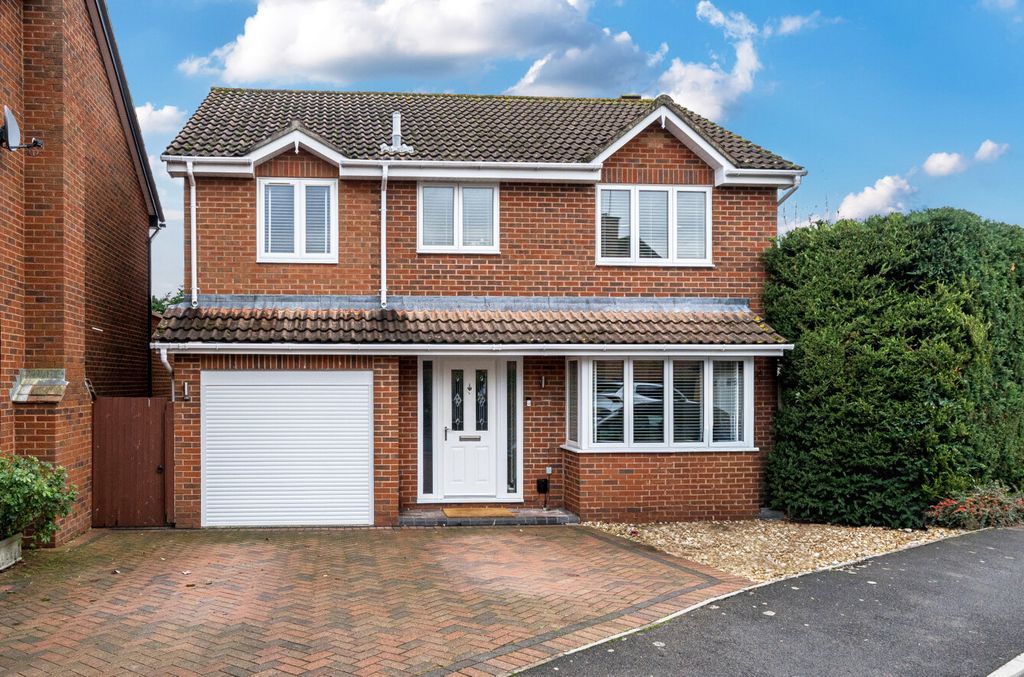 Property photo 1 of 12 1376409-3-69247Fd...