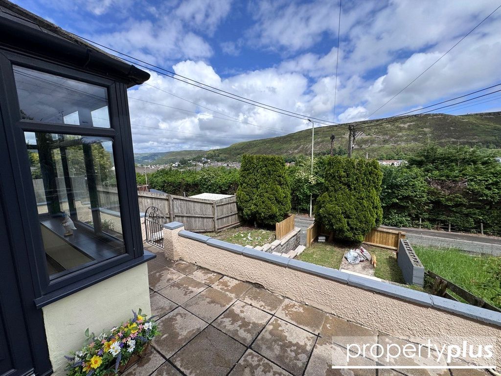 Property photo 2 of 16 Picture No. 03