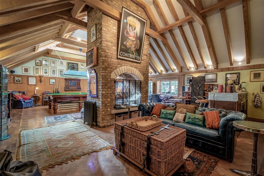 Property photo 2 of 30 Games Room