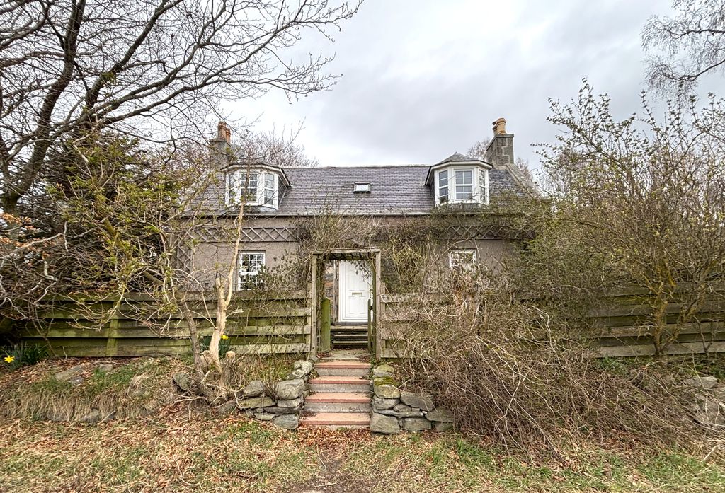 Property photo 1 of 32