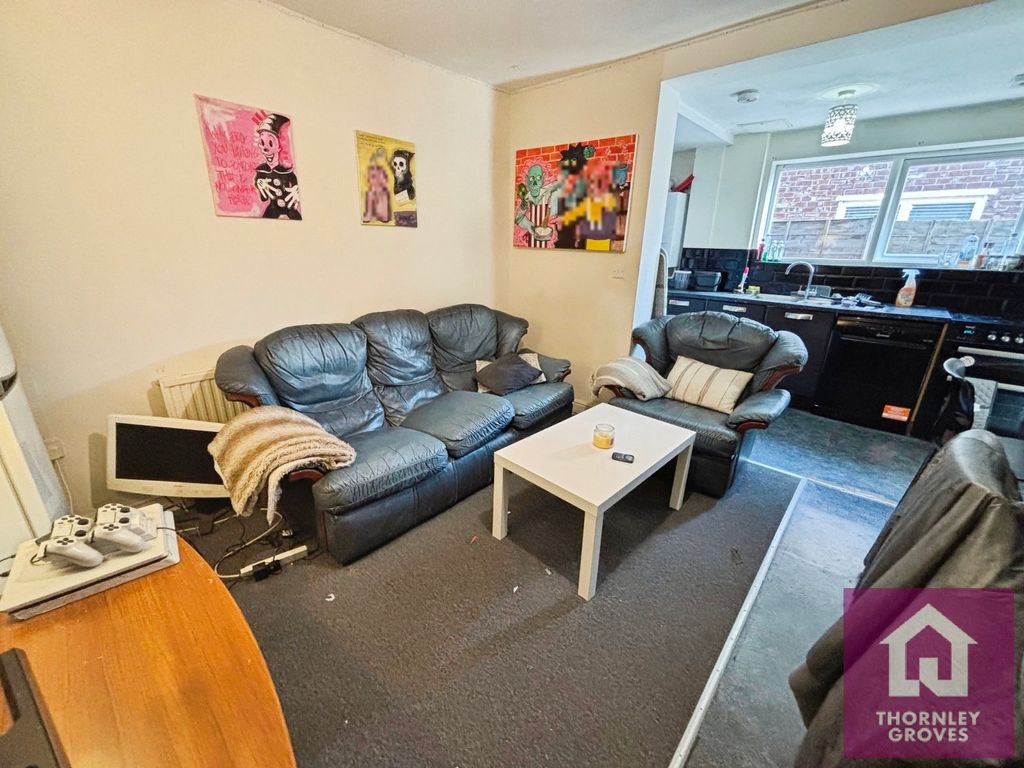 Property photo 2 of 22 Picture No. 21