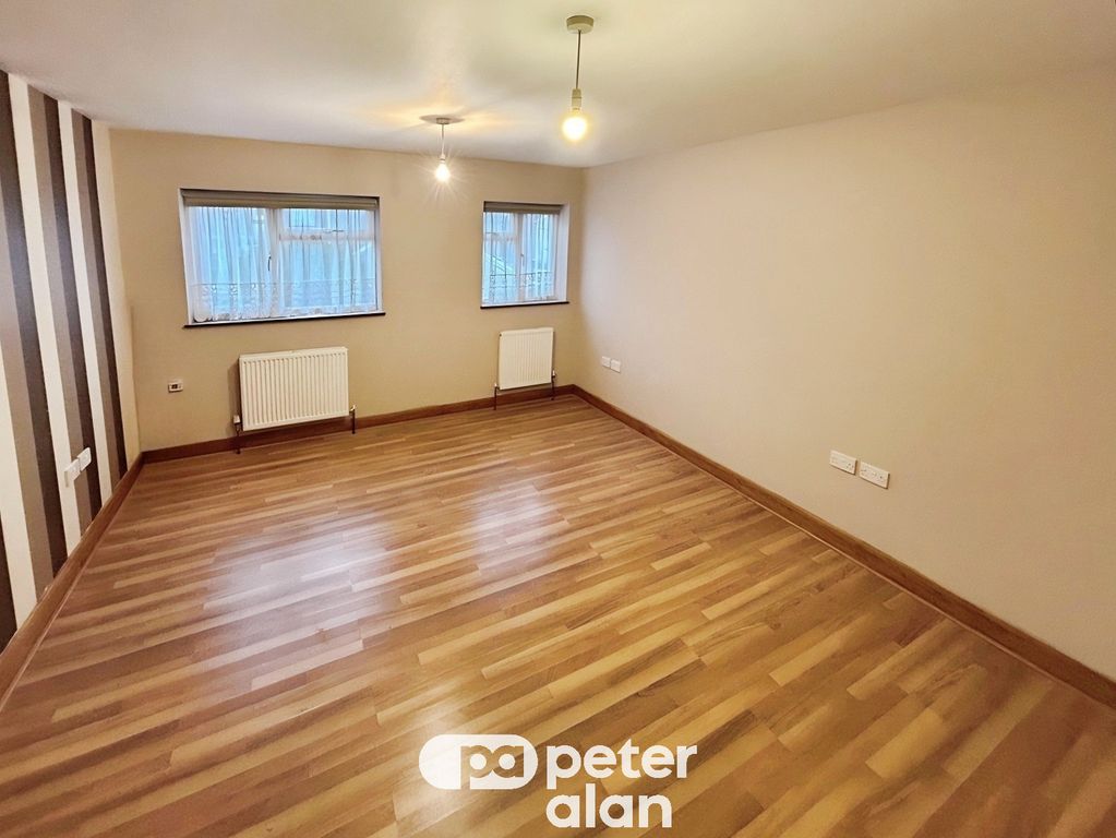 Property photo 2 of 10 Bedroom 1