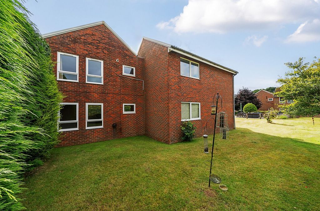 Additional image 11 of 1 bed flat for saleMoggs Mead, Petersfield GU31