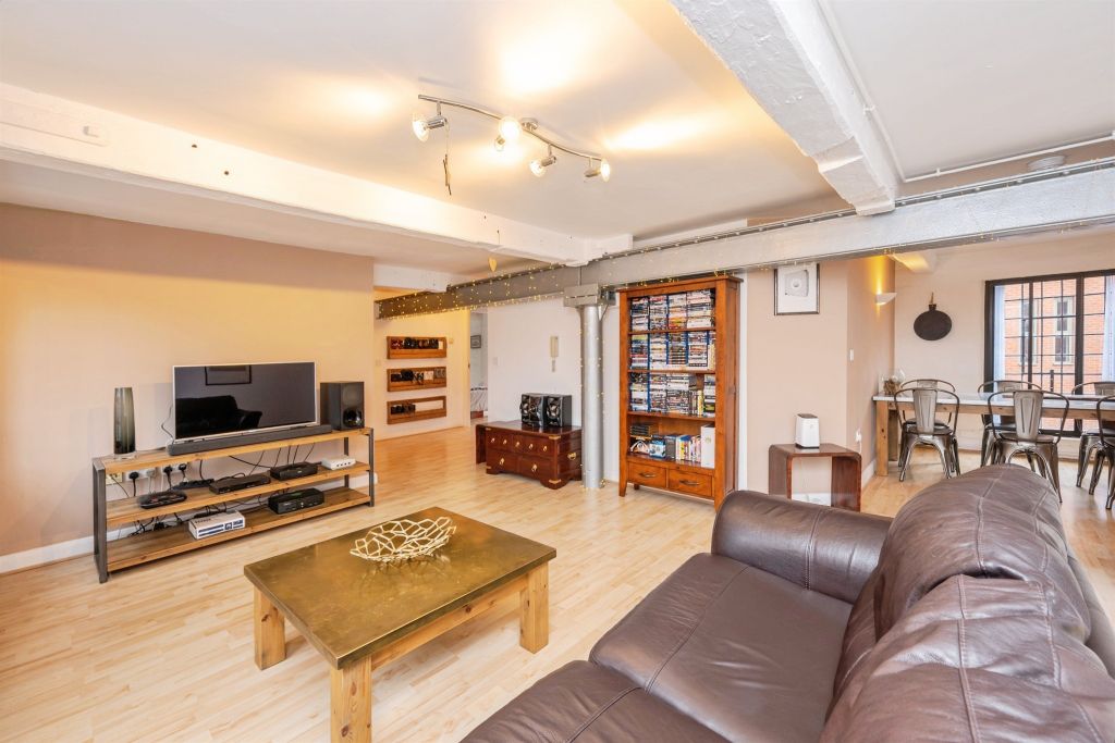 Property photo 2 of 20