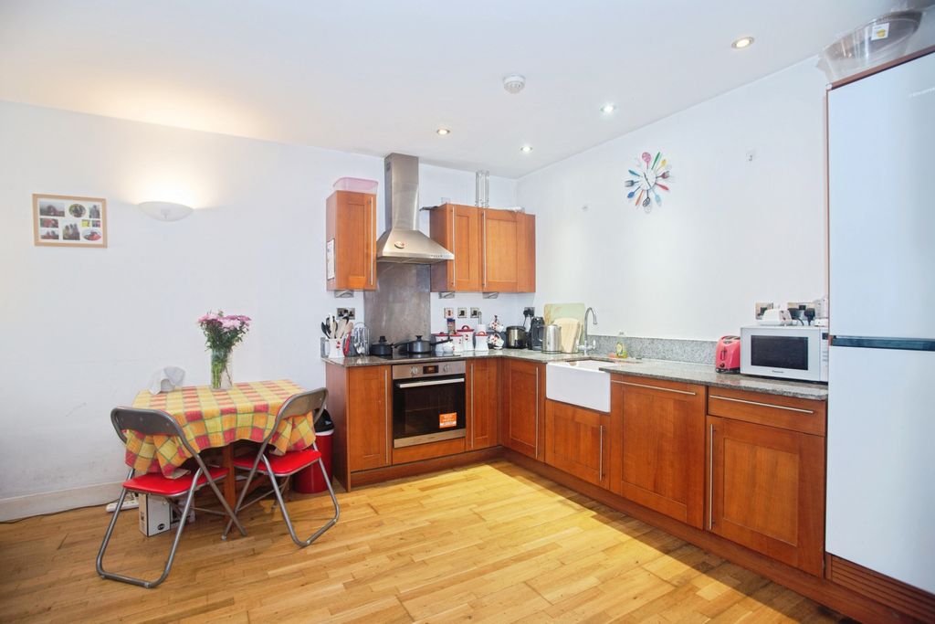 Property photo 3 of 16 Kitchen/Dining Room