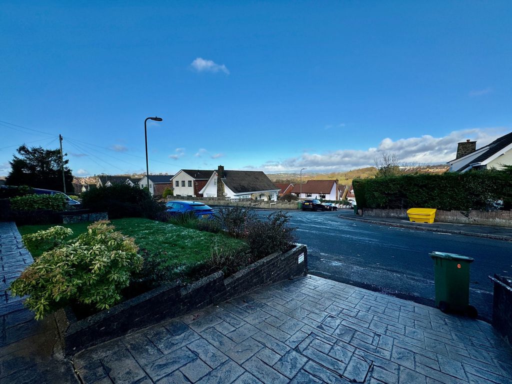 Property photo 2 of 44