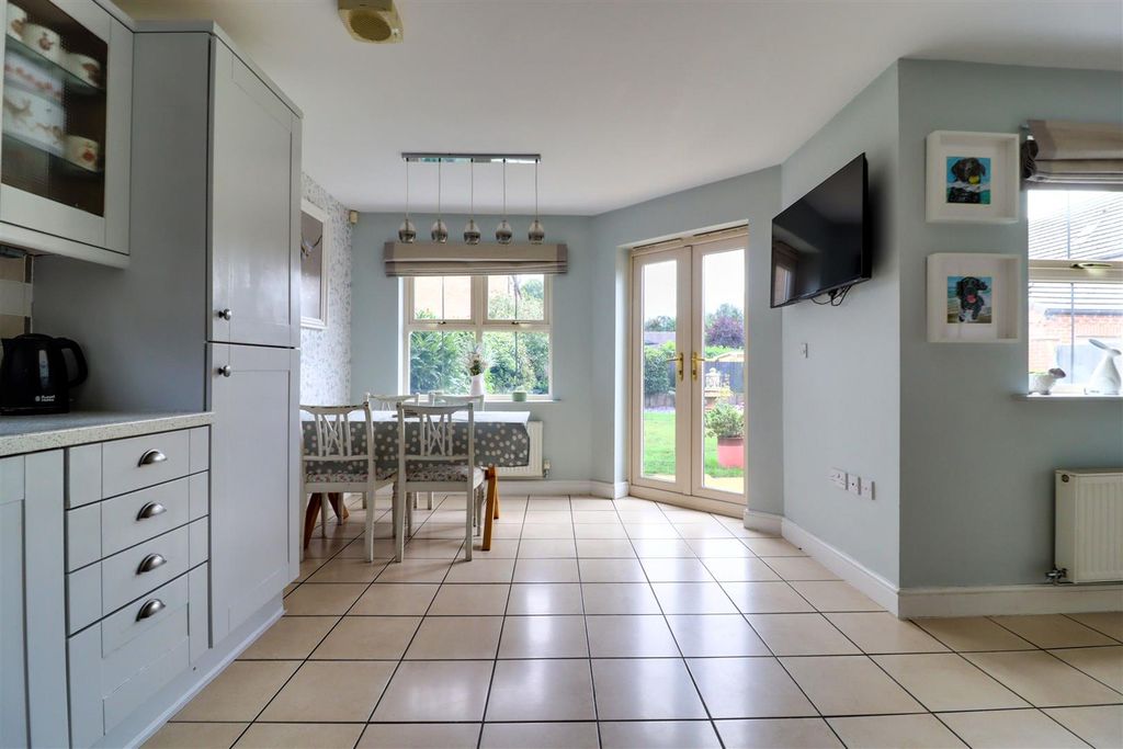 Property photo 3 of 37 Kitchen Diner