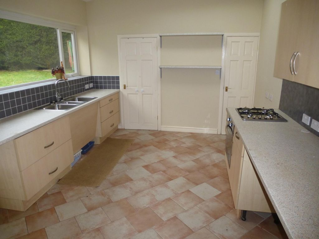 Property photo 1 of 19 Kitchen
