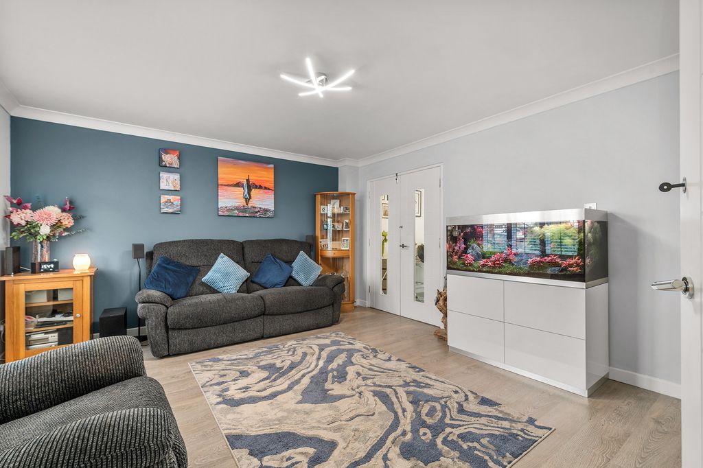 Property photo 3 of 26