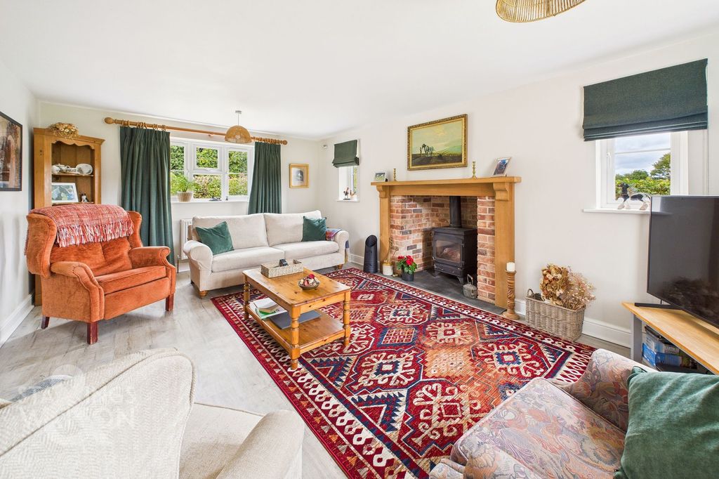 Property photo 2 of 34