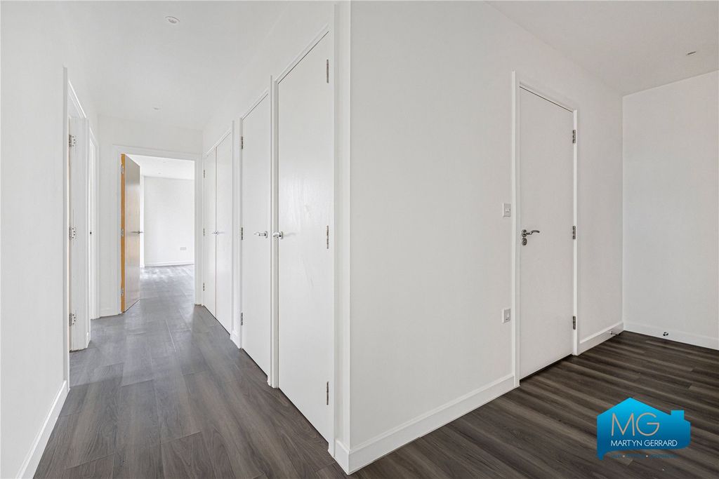 Property photo 3 of 24 Picture No. 04