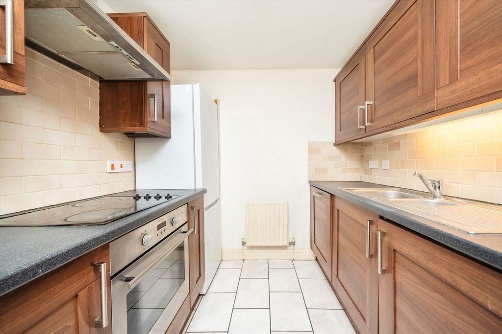 Property photo 3 of 4