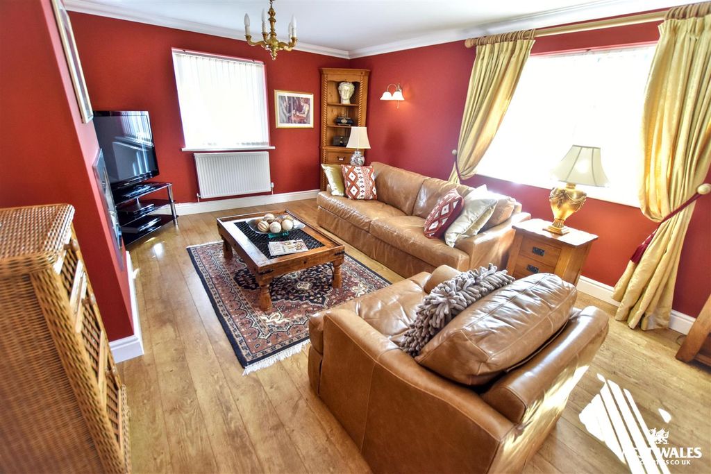 Property photo 2 of 28 19 (5).Jpg