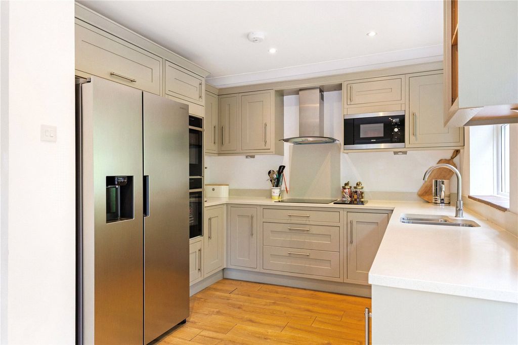Property photo 2 of 12 Kitchen