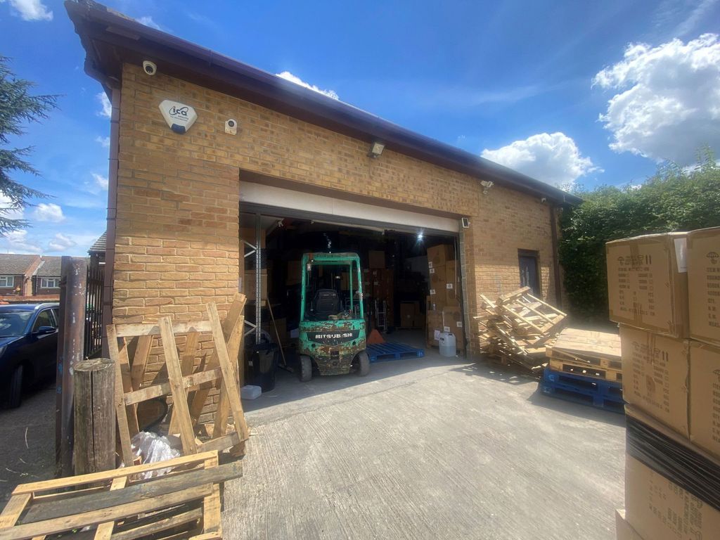 Property photo 3 of 19