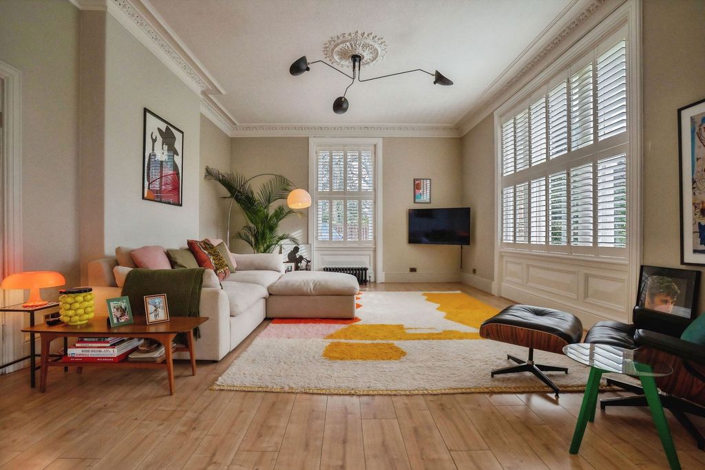 Property photo 2 of 37