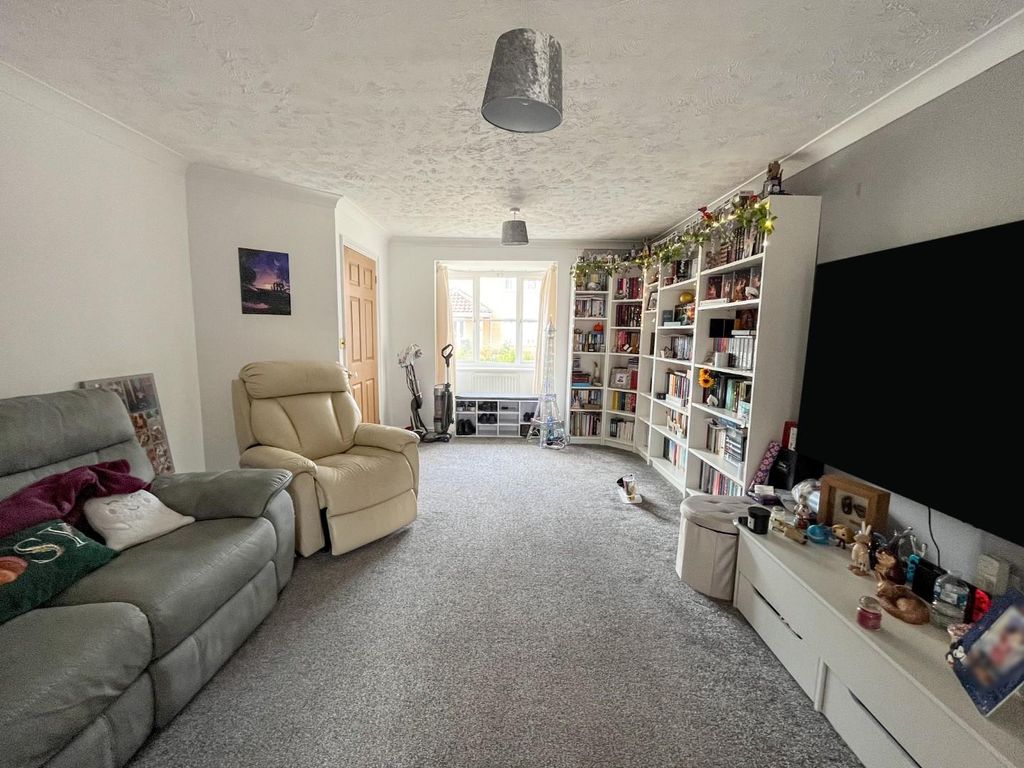 Property photo 3 of 19 Tlc_E0F196E9-Be4c-4Ffe-9934-27B23A0d5F1B_3E58Cb5.J
