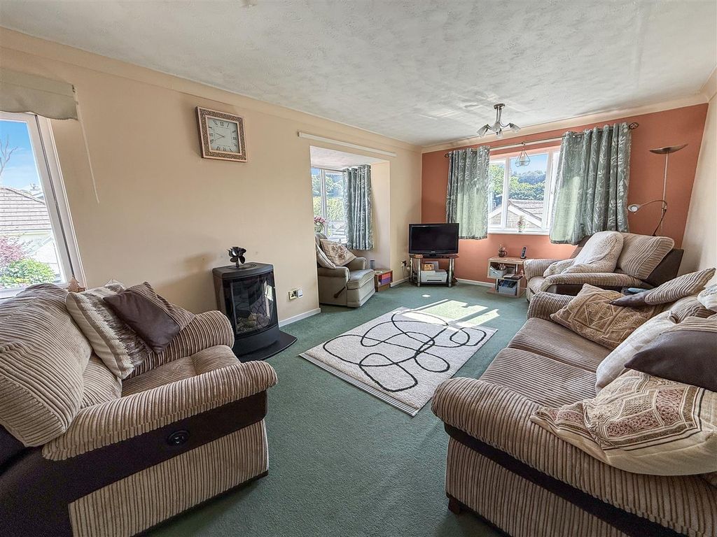 Property photo 3 of 24