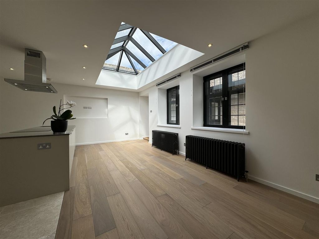 Property photo 3 of 46 Kitchen