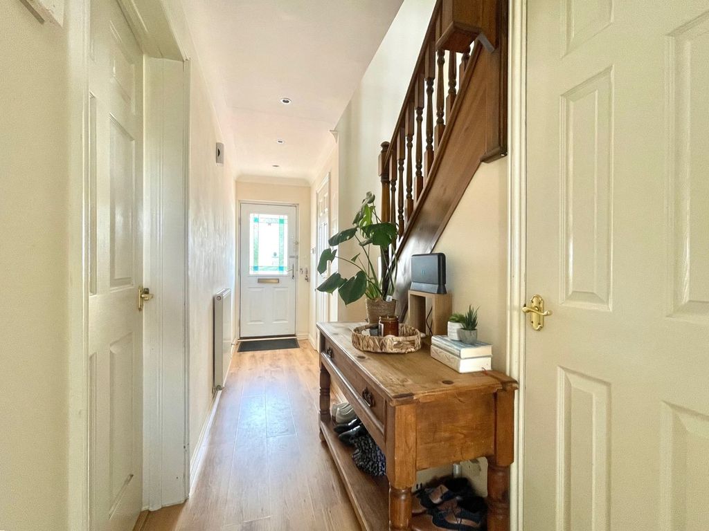 Property photo 3 of 33