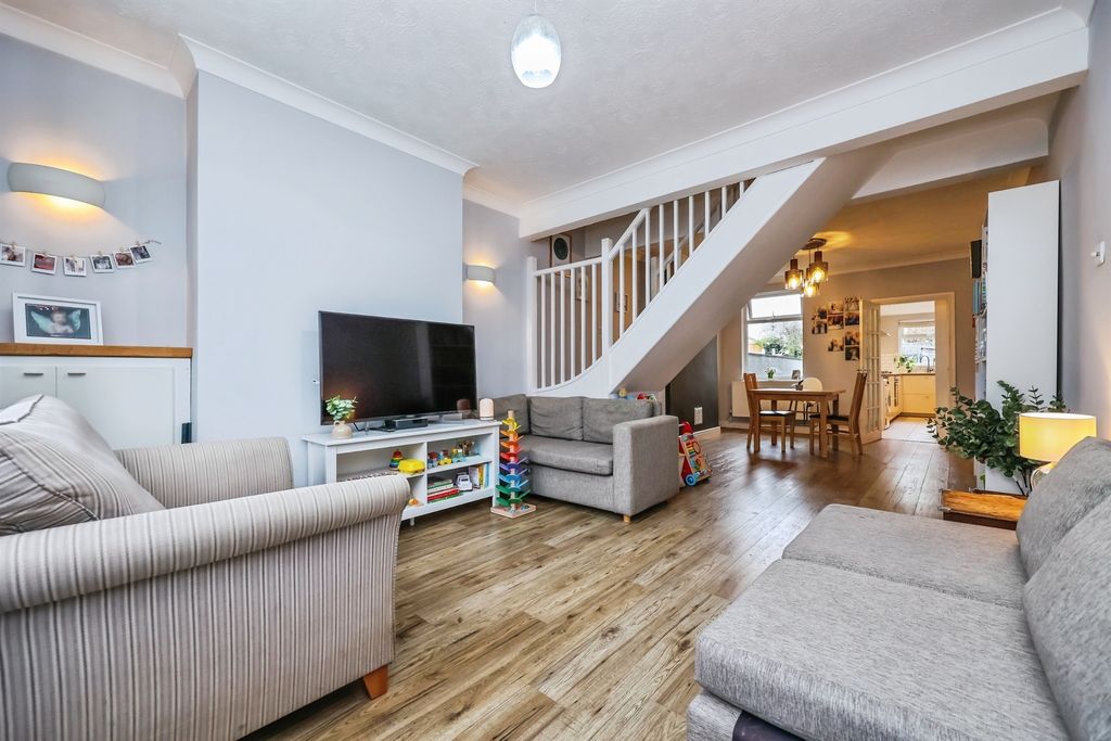 Property photo 2 of 20