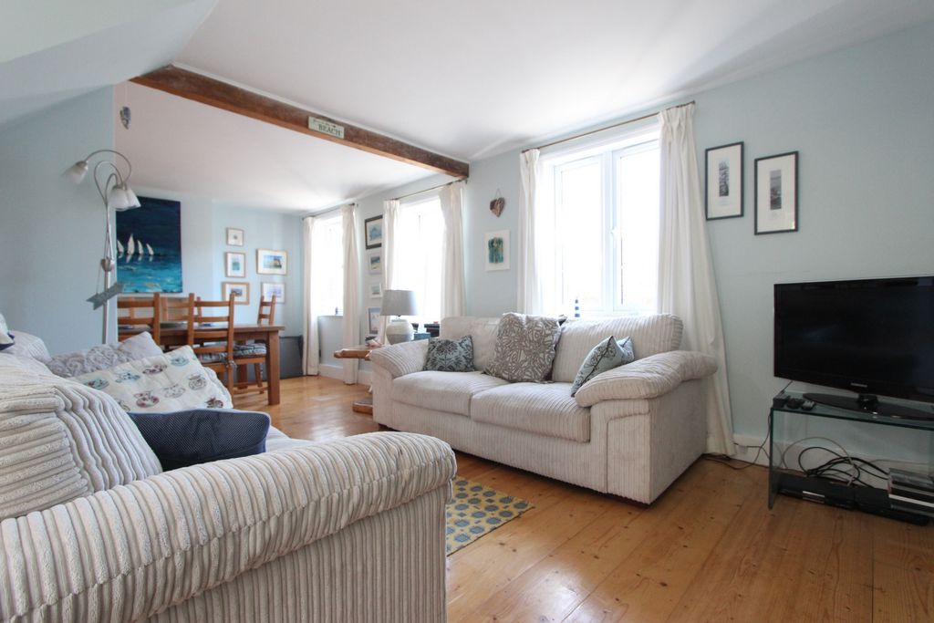 Property photo 2 of 14 Photo 12