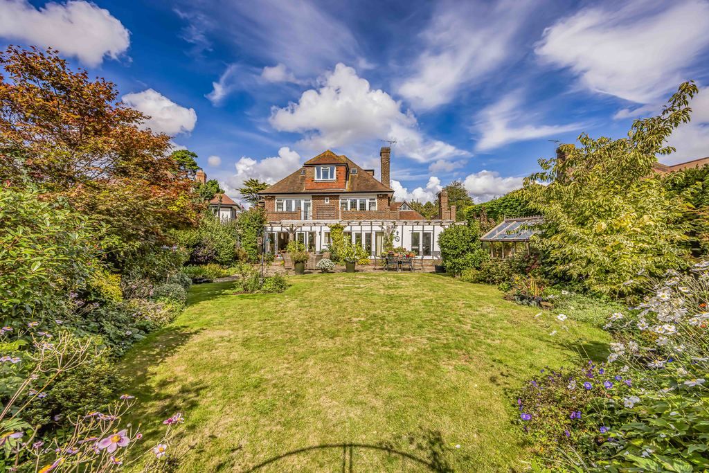 Property photo 2 of 50